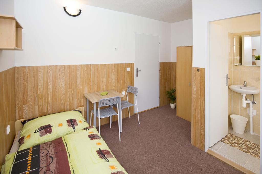 Penzion Ostrava-Levne Ubytovani Exterior photo